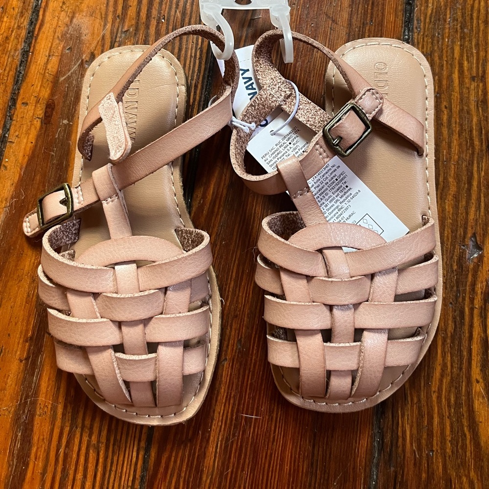 NWT Old Navy Kids Tan Sandals with Buckle